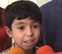  Luis Roberto Ram&iacute;rez, mientras habla con reporteros.