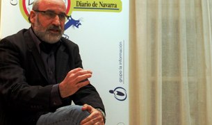Fernando Aramburu, en el Club de Lectura de Diario de Navarra en noviembre de 2011