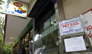 La Administraci&oacute;n de Loter&iacute;a n&uacute;mero 15, en Fuente del Hierro