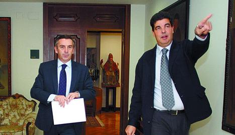 De izda. a dcha.: Luis Mª Beamonte y Luis Casado, ayer en Tudela... N.G. LANDA