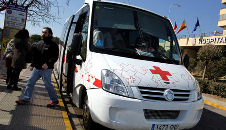 Autobús que traslada a pacientes de Tudela a Pamplona... ARCHIVO