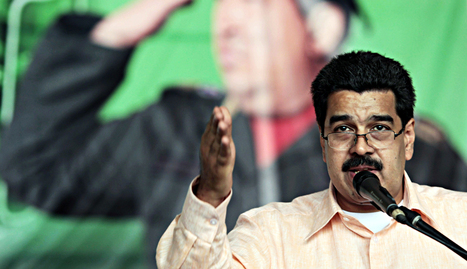 El vicepresidente venezolano, Nicolás Maduro, durante la lectura del mensaje navideño de Hugo Chávez. AFP
