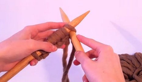 Muchos jóvenes se suben a la moda de tricotar