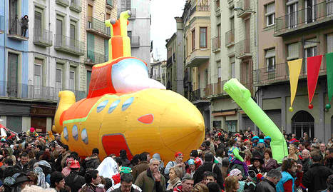 El submarino amarillo gigante de Ziga Zaga tomará las calles de Pamplona. AYTO. PAMPLONA