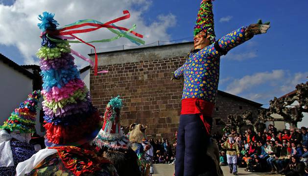 Fotografías de la captura de Miel Otxin y la ceremonia de Ziripot.