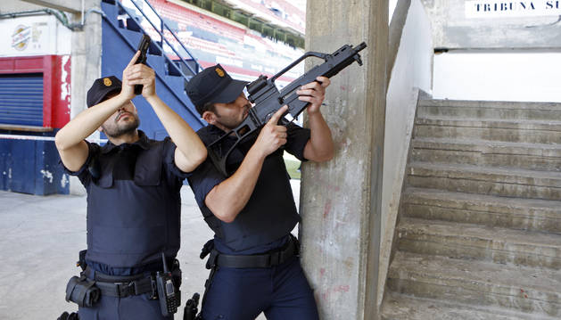 Simulacro de atentado terrorista en El Sadar el pasado junio.