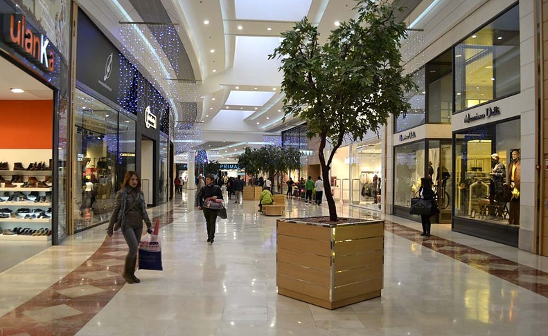 La Morea inicia sus rebajas 'por adelantado'.CLARA SANZ