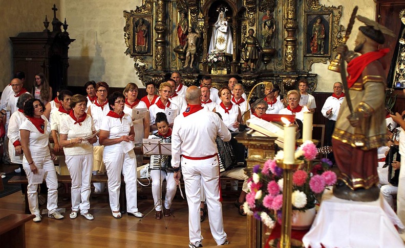 Celebración del día del patrón en las fiestas de Lumbier 2013. JAVIER SESMA.DN