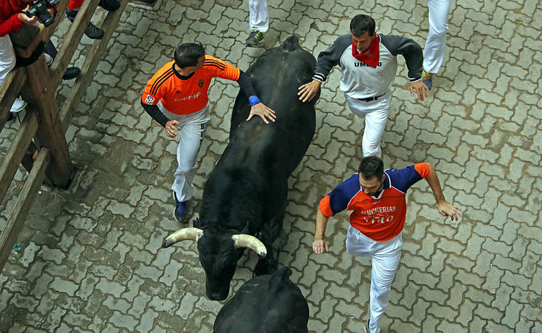 Cuarto encierro de San Fermín. JESÚS CASO..