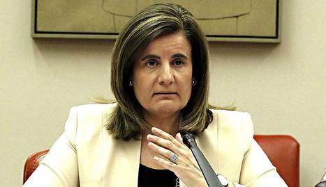La ministra de Empleo y Seguridad Social, Fátima Báñez, durante su comparecencia a petición propia en la Comisión de Empleo del Congreso para hacer un balance de la reforma laboral.. EFE