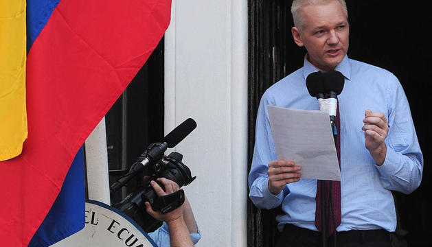 Assange pide a Obama que deje su "caza de brujas" contra 