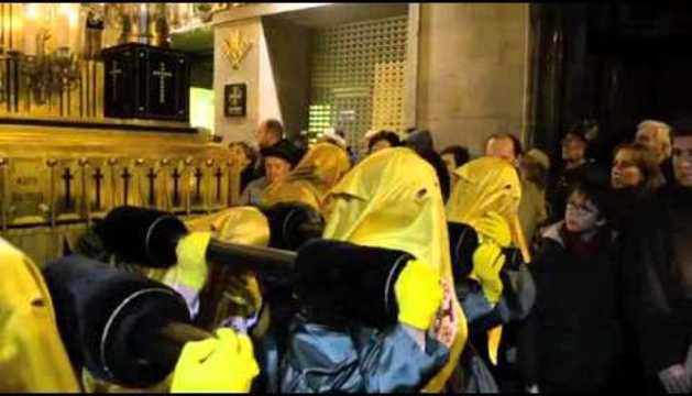 La Cofradía de San Saturnino canta a La Dolorosa