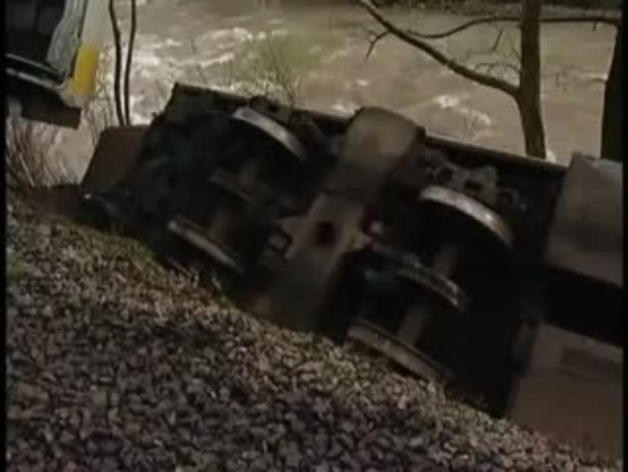 Un tren de cercanías descarrila en Cantabria y causa 14 heridos