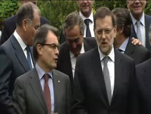Saludo cordial entre Rajoy y Mas