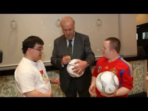 Vicente del Bosque protagoniza la nueva campaña de ANFAS