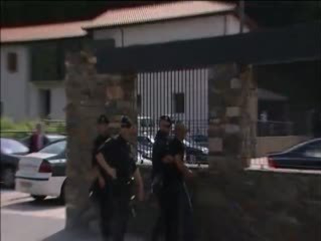 Los mineros abuchean a la comitiva de la Reina y del ministro de Industria