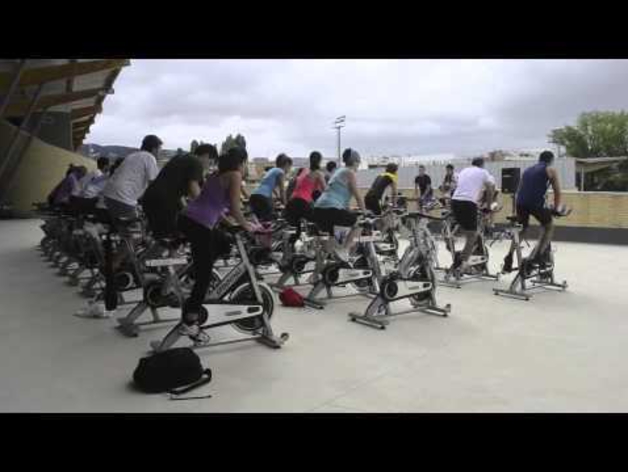 Dos horas de spinning para colaborar con el Banco de Alimentos