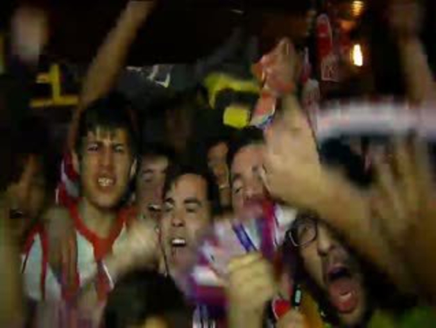 Euforia entre los aficionados del Atlético tras su pase a semifinales de la Champions