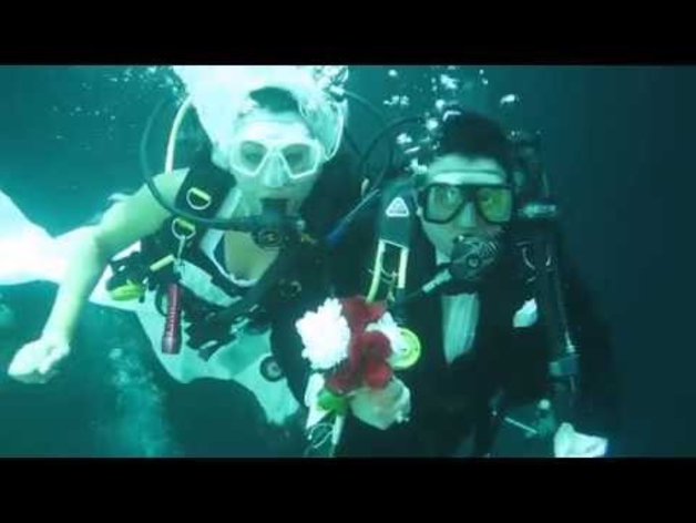 Boda bajo el agua