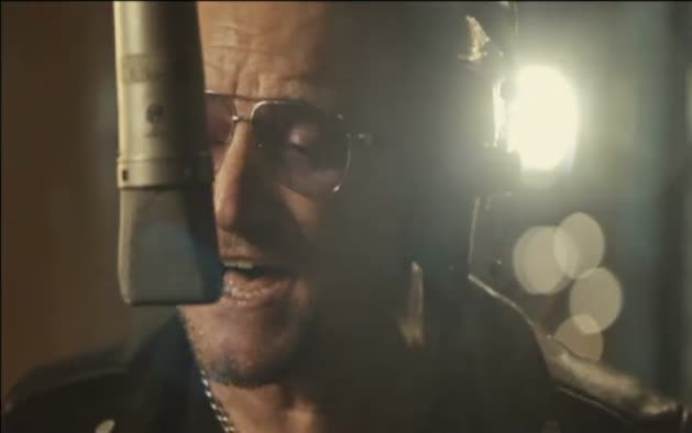 Bono podría no volver a tocar la guitarra nunca más