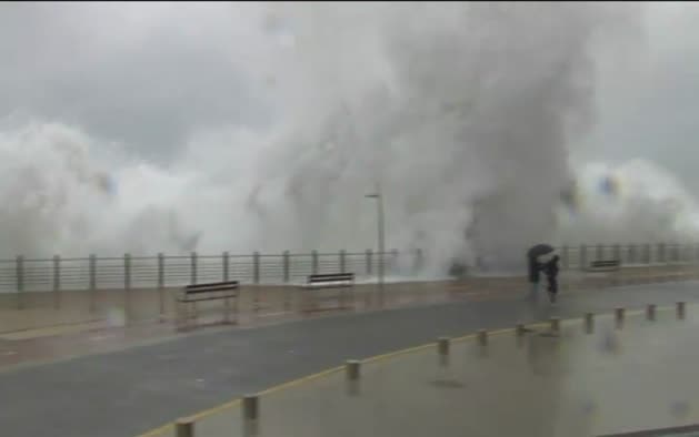 Olas en San Sebatián