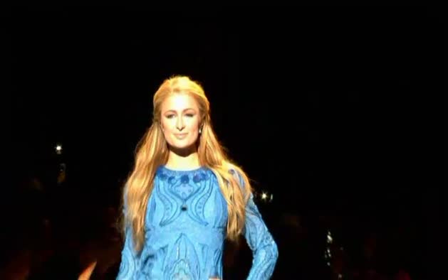 Desfile solidario organizado por Naomi Campbell