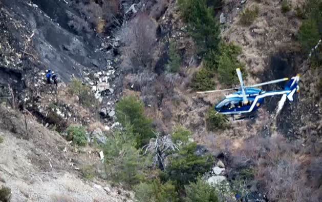 La caja negra desvela que uno de los pilotos estaba fuera de cabina