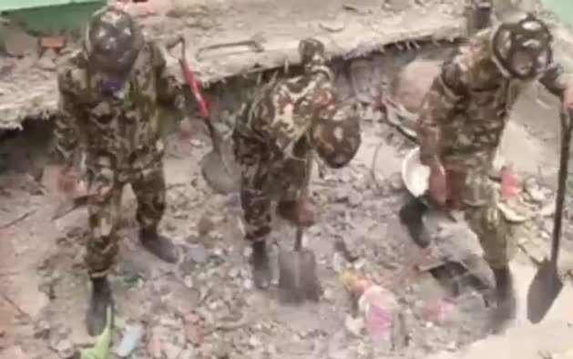 Se reducen las posibilidades de encontrar supervivientes en Nepal