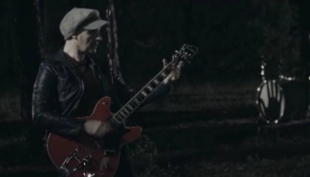 Primer tema de 'Nocturnal', Llévame muy lejos'.