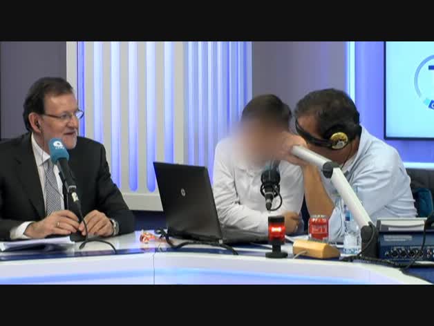 La colleja de Rajoy a su hijo por meterse con Manolo Lama.