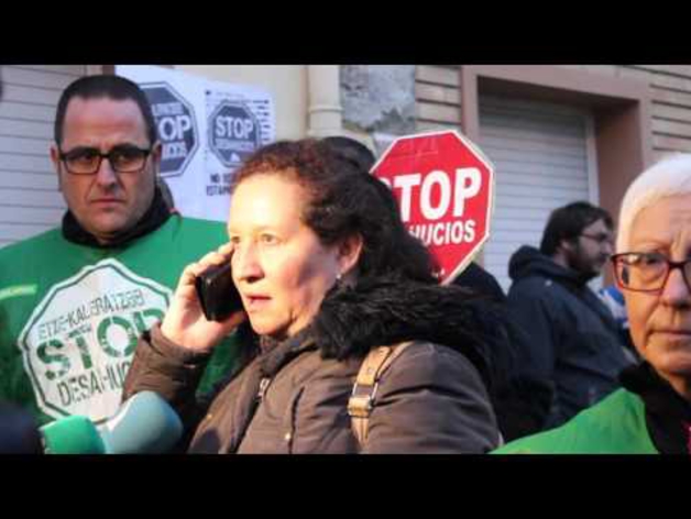 La PAH paraliza el desahucio de un vecino de la Chantrea