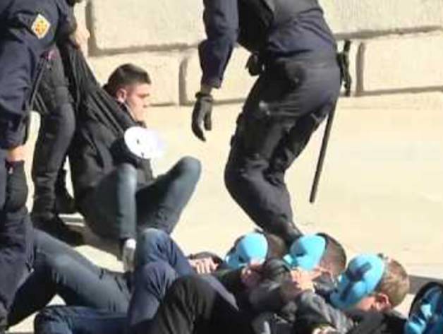 Ultraderechistas concentrados fuera del Congreso