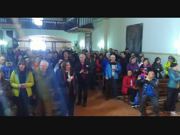 El grupo de Murchante cantando en la ermita del Yugo