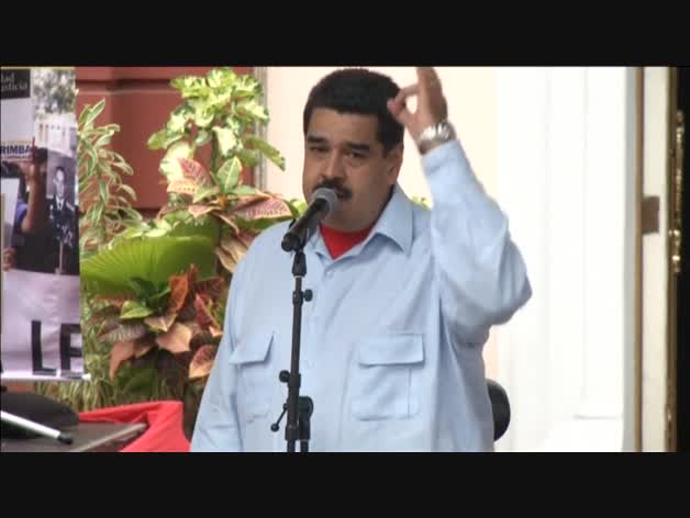 Maduro llama a Rajoy "racista, colonialista y basura corrupta"