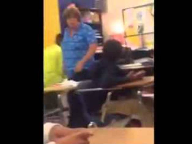 Imputada una profesora de Texas por golpear a un estudiante