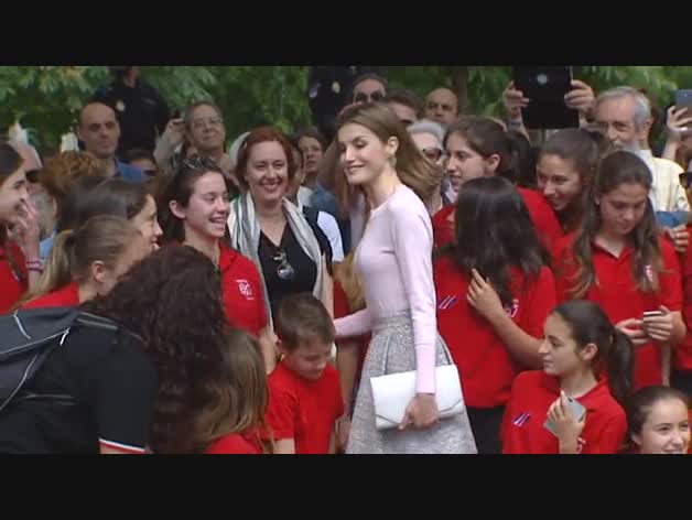 Doña Letizia inaugura la Feria del Libro en Madrid