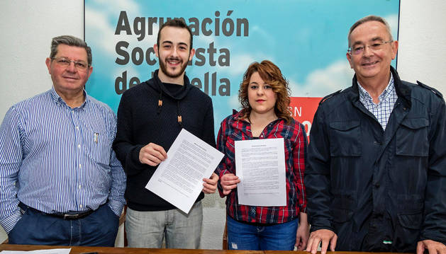 Desde la izquierda, Ignacio Sanz de Galdeano, Jorge Crespo, Sheyla Agustí y Juan Andrés Platero, durante l la presentación de la moción que llevan mañana al debate del pleno municipal.