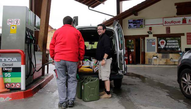 El conflicto de Francia aumenta el 20% la venta de combustible en la frontera