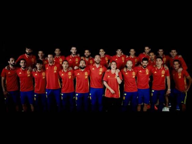 La Roja Baila