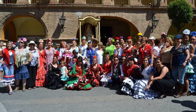 Azagra festeja el Rocío con una nueva talla de la Virgen