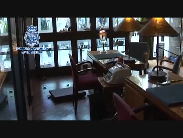 Cinco detenidos tras atracar una joyería en Barcelona