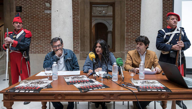 José María Tuduri Esnal (izquierda), Andrea Rodríguez Tarazona e Iñaki Urricelqui Pacho presentaron la programación del evento.