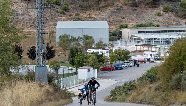 Ardantze, en cuyos terrenos entre el parking de caravanas y las pistas de pádel se construirá la piscina.