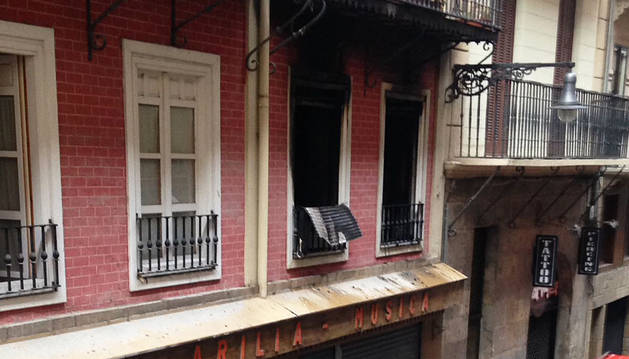 Una mujer mayor fallece en un incendio en la calle Zapatería