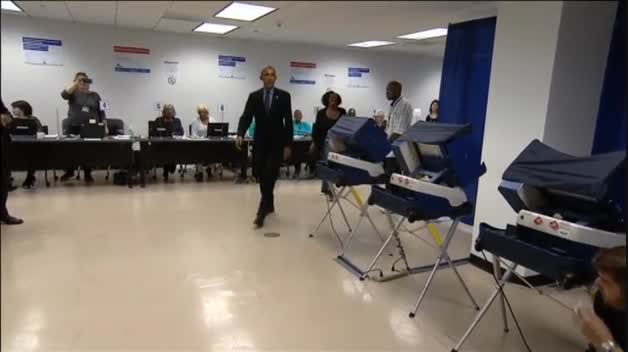 Obama vota por anticipado para las presidenciales de noviembre