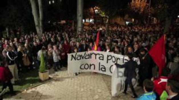 Concentración de apoyo a la Guardia Civil en Pamplona