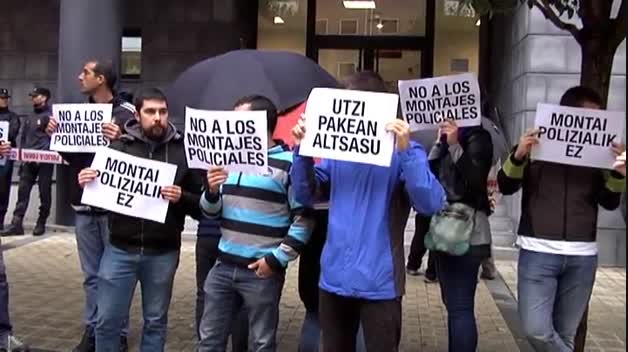 En libertad con cargos los dos detenidos en Alsasua