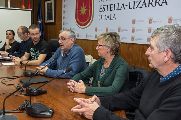 Desde la izda., Itziar Luri, Regino Etxabe, Koldo Leoz, Alfredo Asiáin, Puy Barbarin y Antonio Ros.