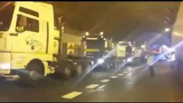El megaconvoy, en la carretera
