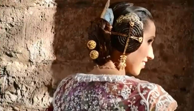 La perfecta fallera, sin escotes ni trasparencias